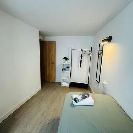 Piso Con Jardin, De Playa Fenals * יורט דה מאר